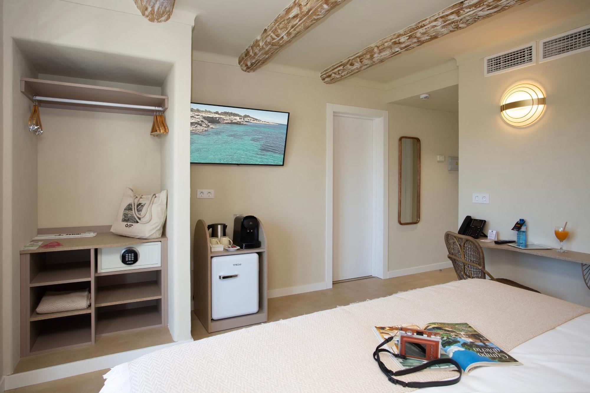 Casual Bahia Ibiza Hotel San Antonio  Room photo